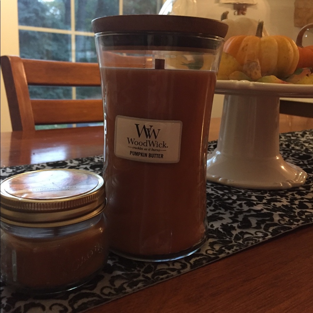 Woodwick Candle Pumpkin Butter & cinnamon roll